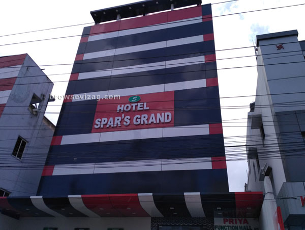 Hotel Spars Grand